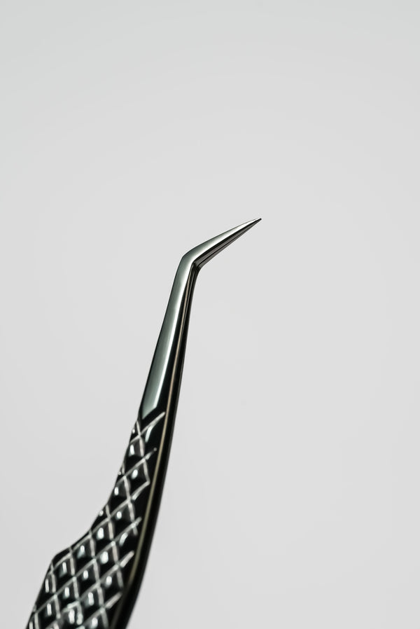 Noir Grip - 45 Degree Tweezers
